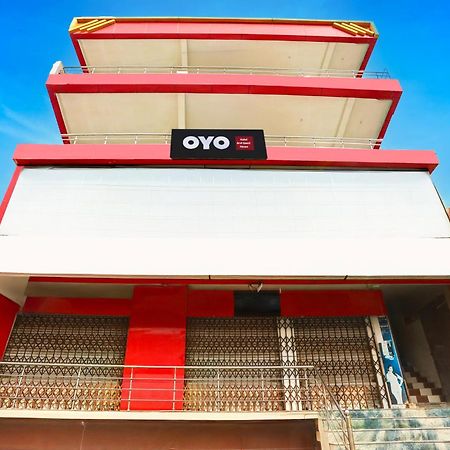 Hotel O Arvi Guest House Варанаси Екстериор снимка