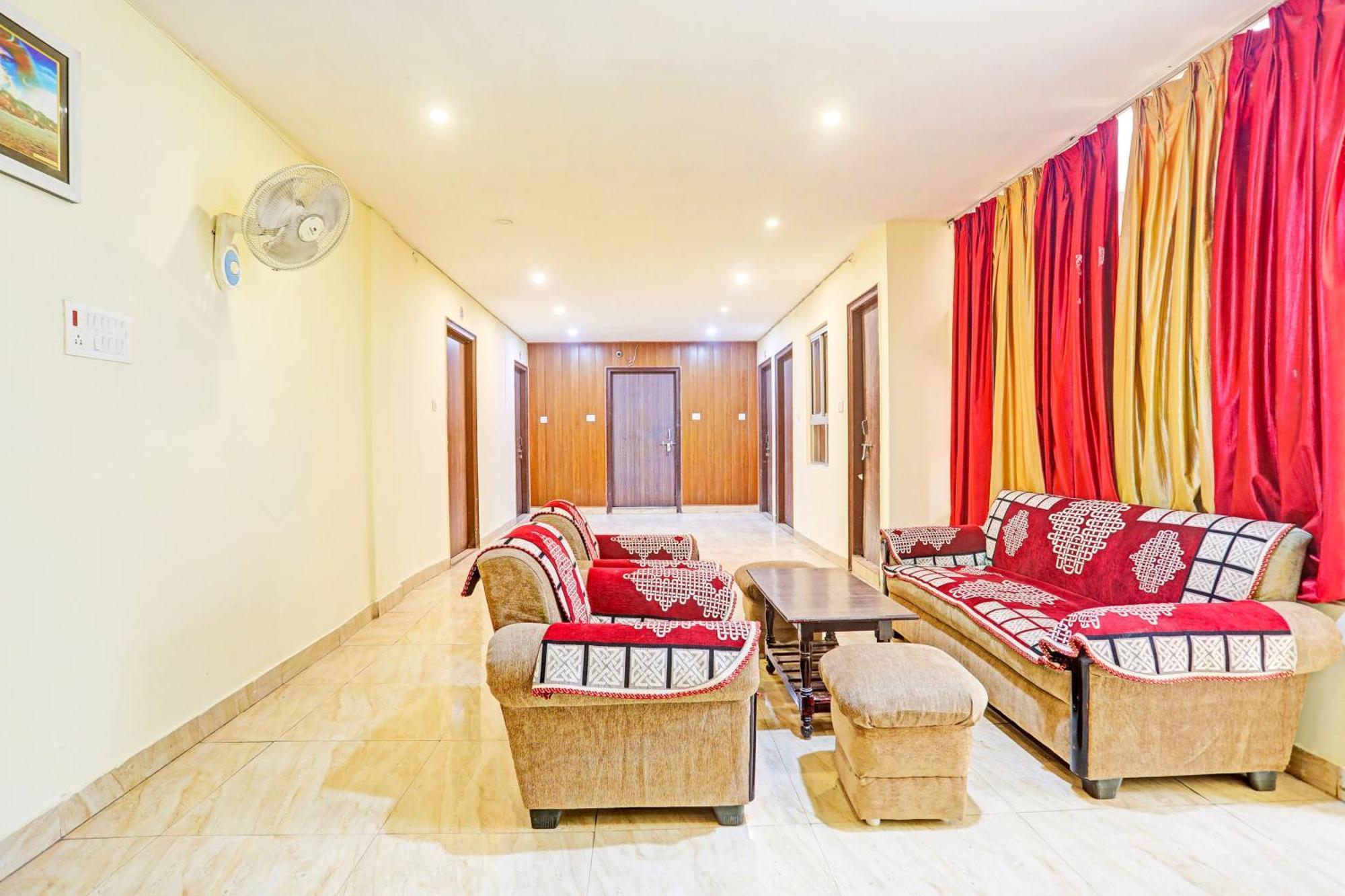 Hotel O Arvi Guest House Варанаси Екстериор снимка