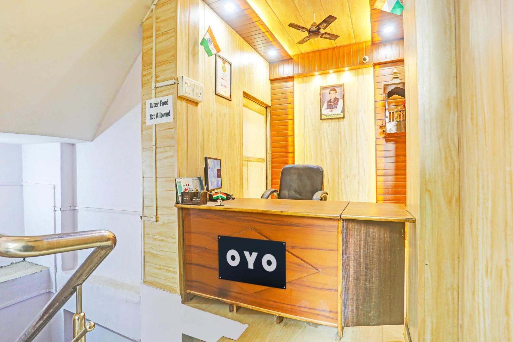 Hotel O Arvi Guest House Варанаси Екстериор снимка