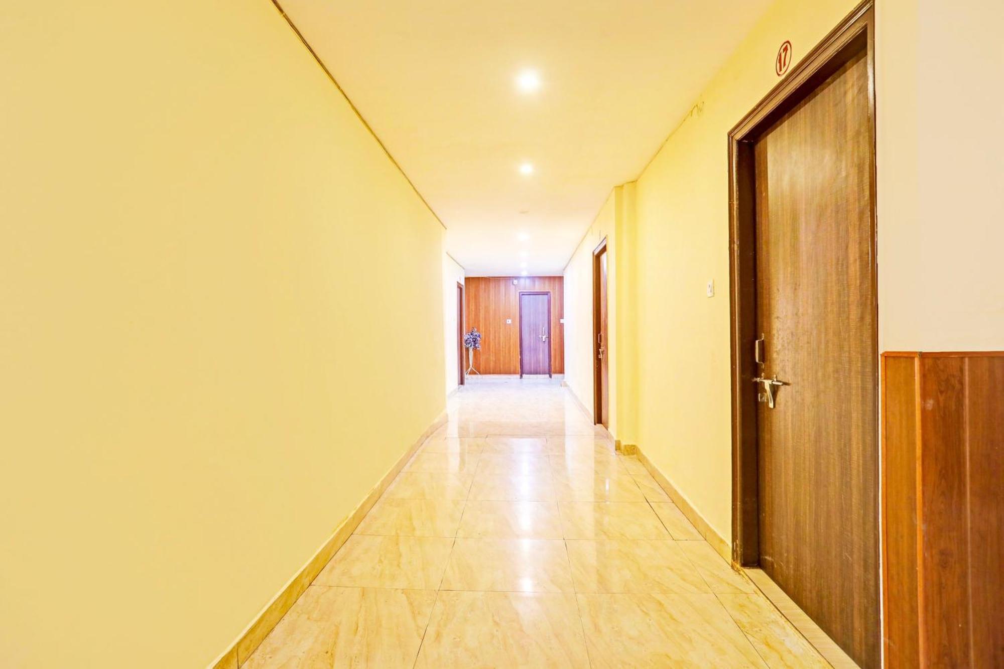 Hotel O Arvi Guest House Варанаси Екстериор снимка