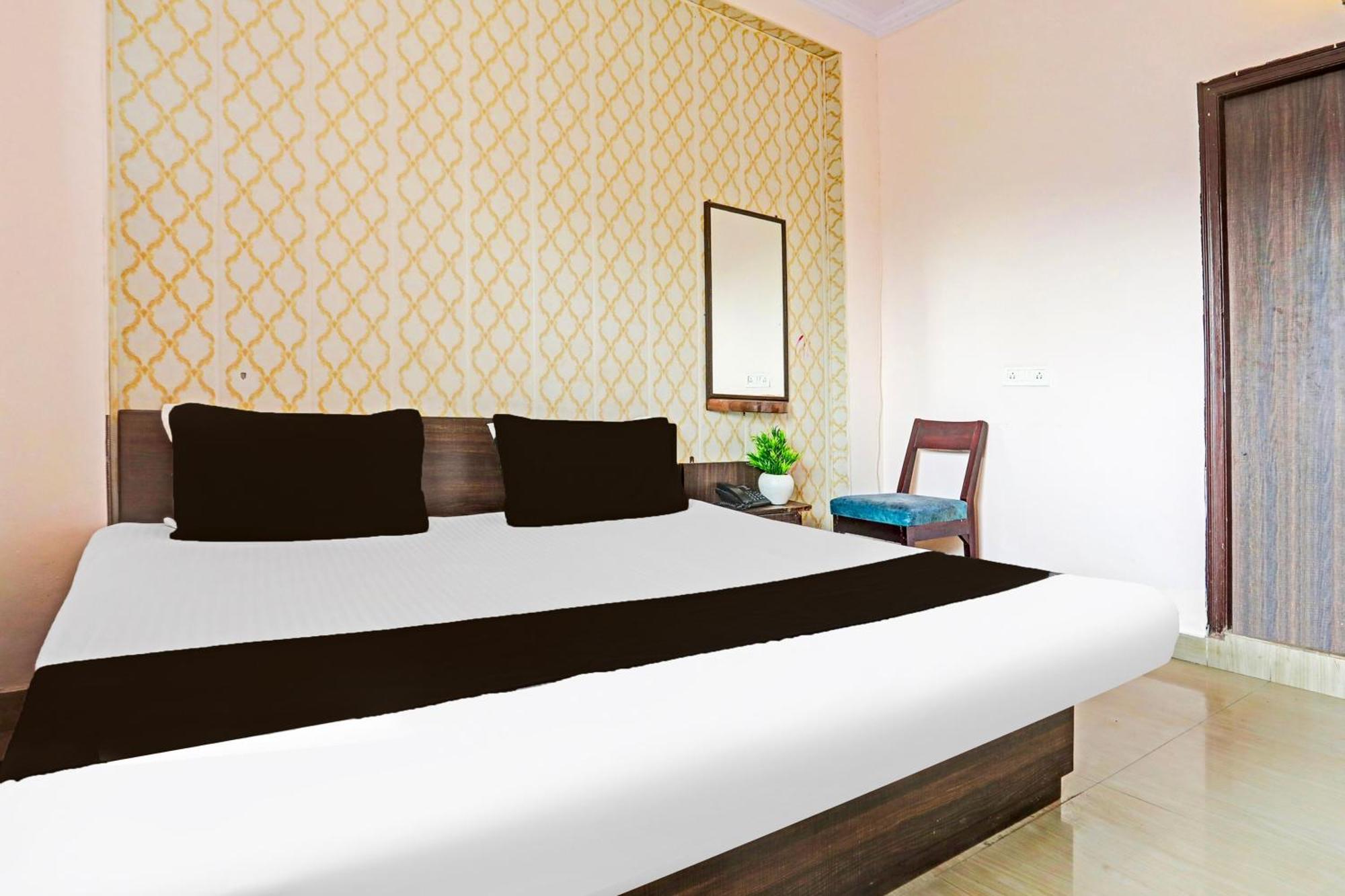 Hotel O Arvi Guest House Варанаси Екстериор снимка